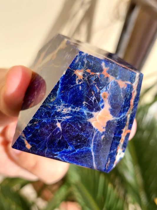 Sodalite freeform