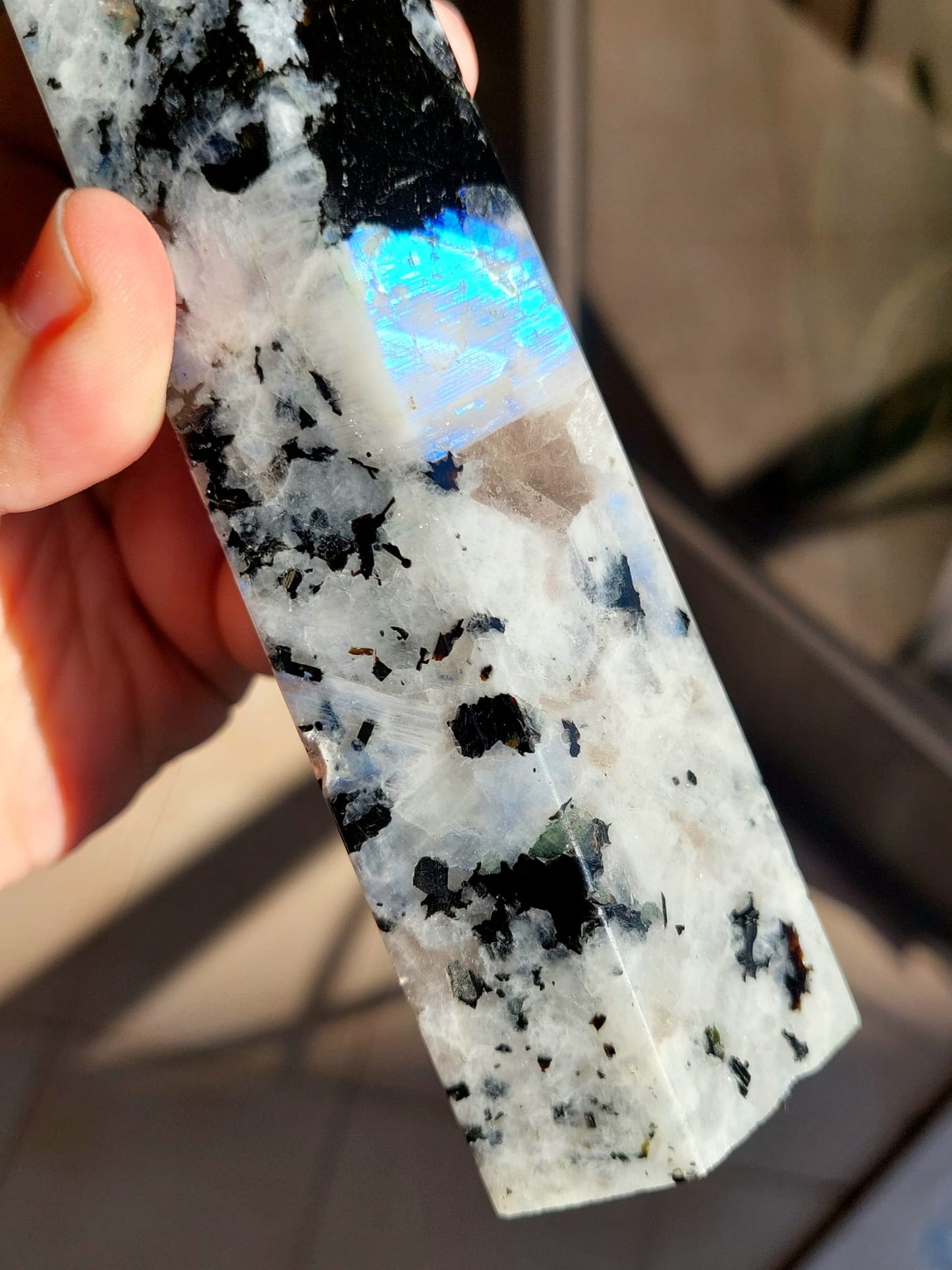 Torre XL in Labradorite bianca (IMPERFETTO)