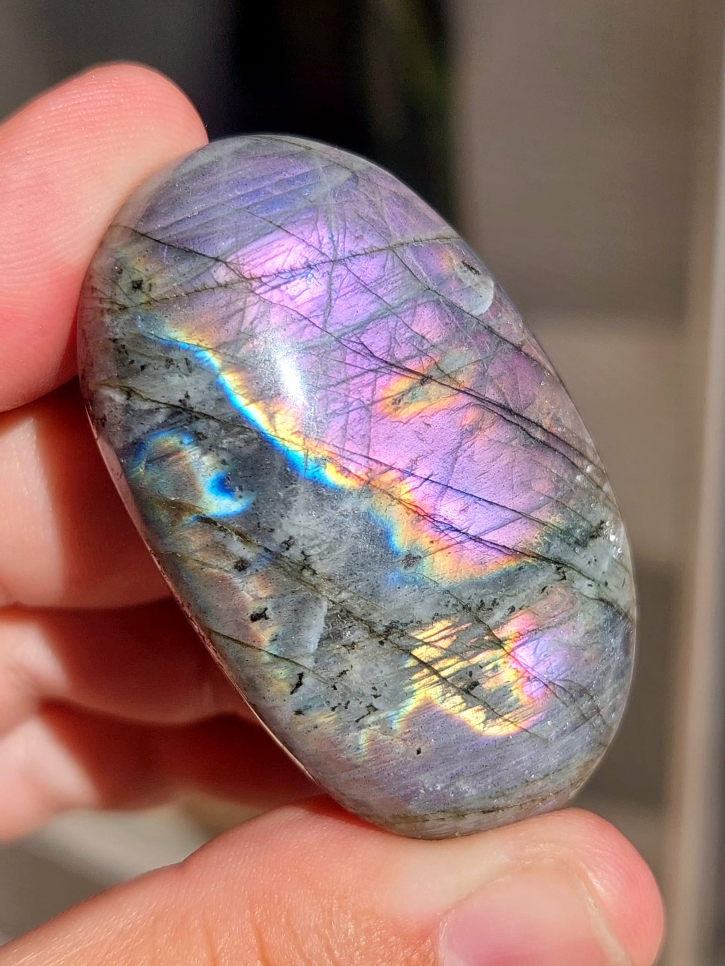 Labradorite palmstone