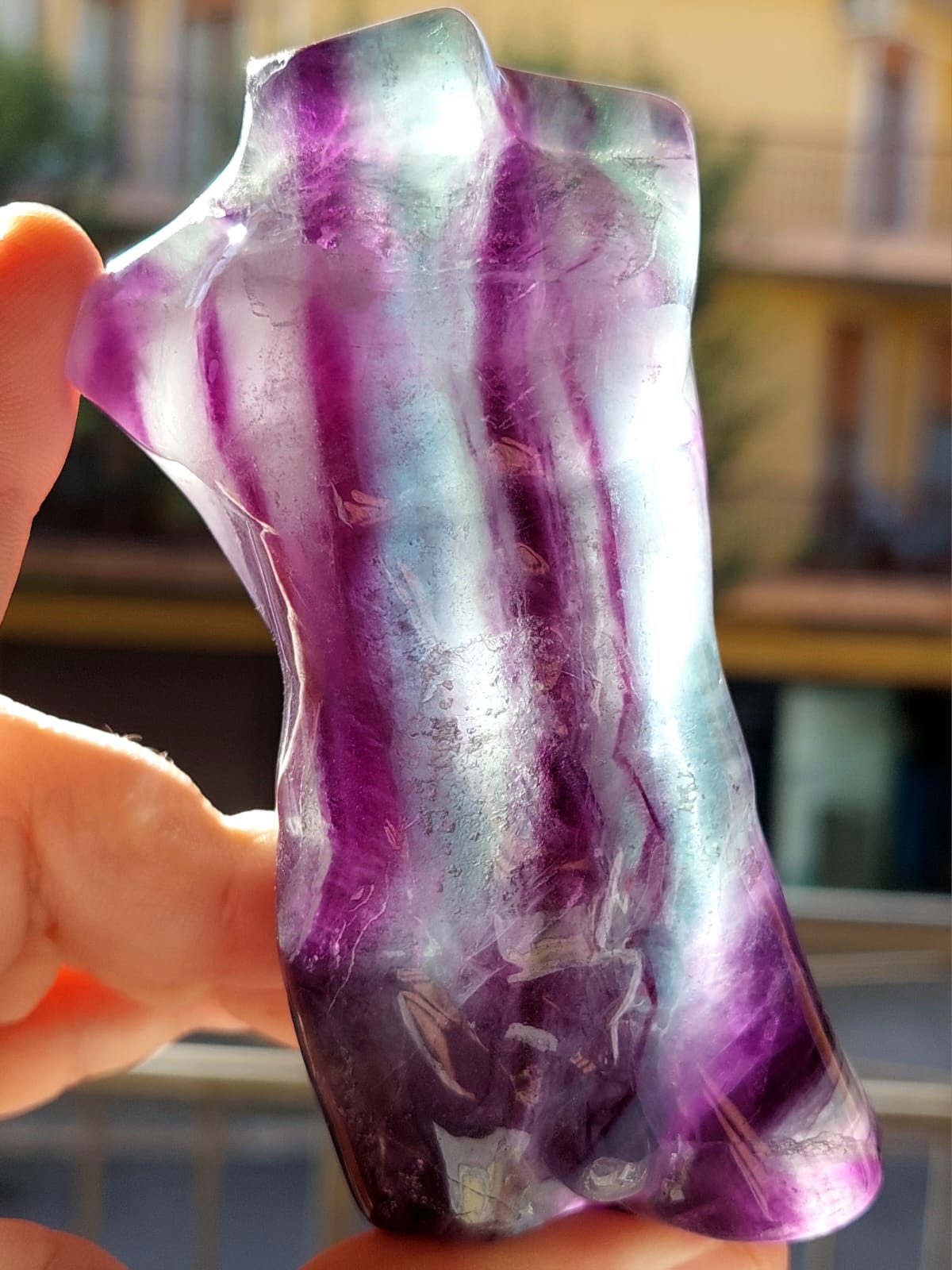 Fluorite Rainbow body maschile - 9,9 cm