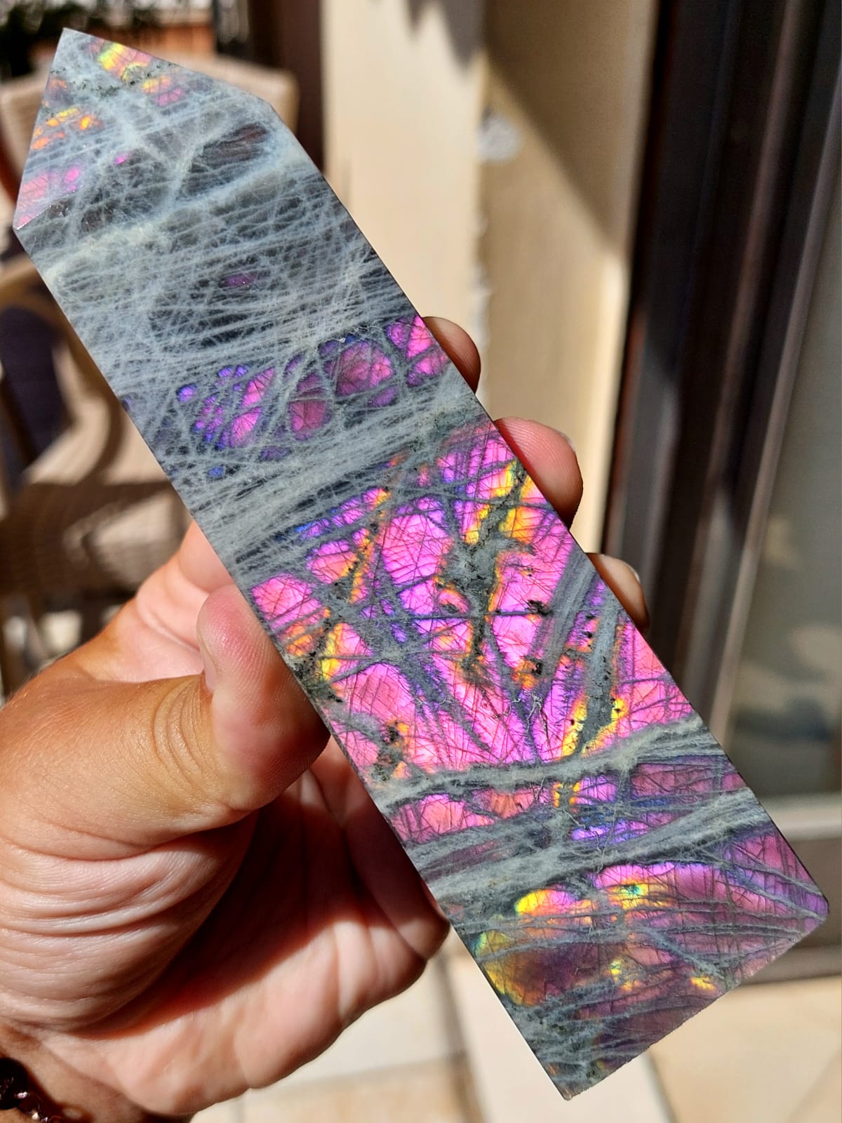 Obelisco in Labradorite