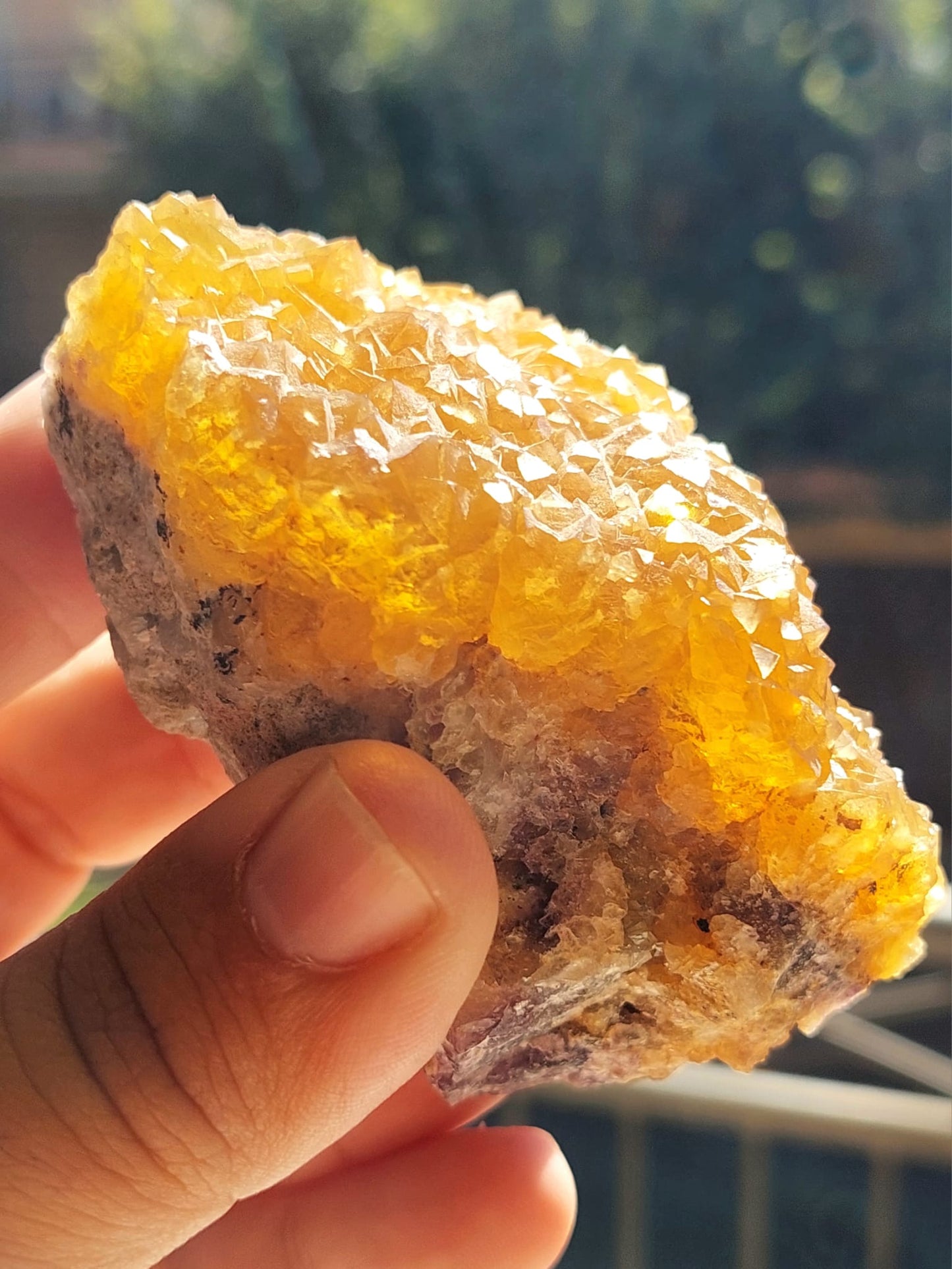 Fluorite grezza cubica